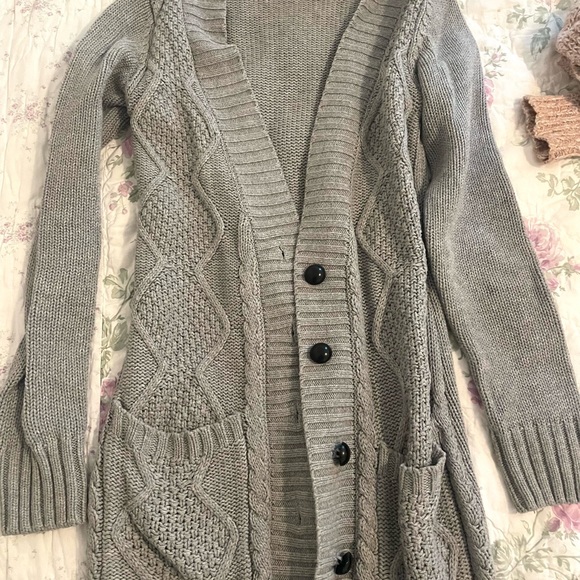 Venus cardigan - Picture 1 of 2